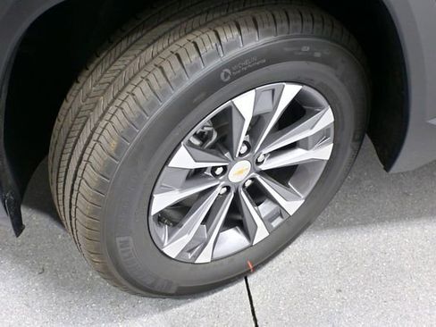 New 2026 Chevrolet Equinox LT w/ Convenience Package II image 8