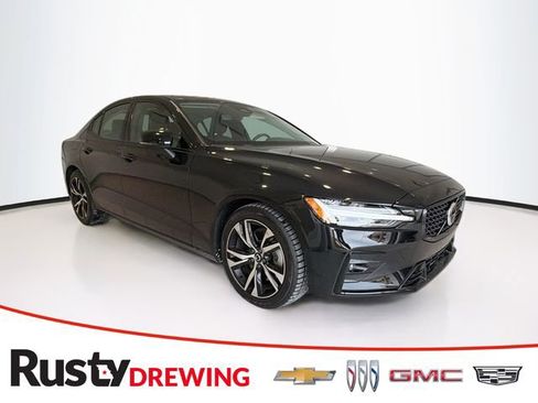 Used 2024 Volvo S60 B5 Core image 1
