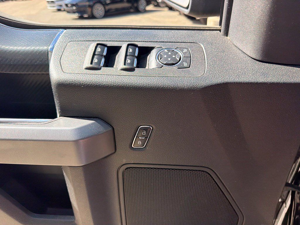 Used 2018 Ford F150 XLT w/ Equipment Group 302A Luxury AWD/4WD image 10