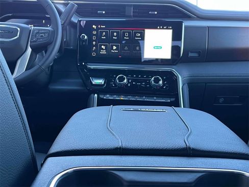 New 2026 GMC Sierra 2500 Denali w/ Denali Reserve Package image 13