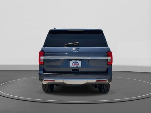Certified 2022 Ford Expedition XLT RWD image 6