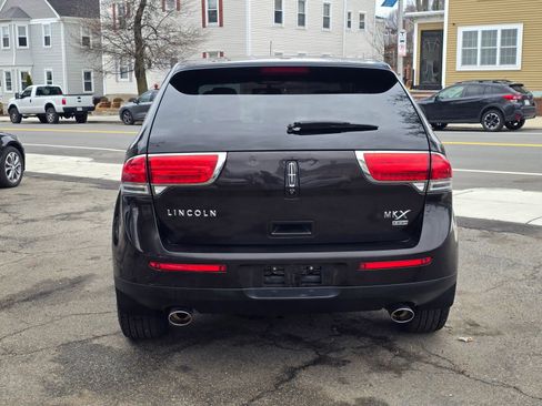 Used 2013 Lincoln MKX AWD image 3