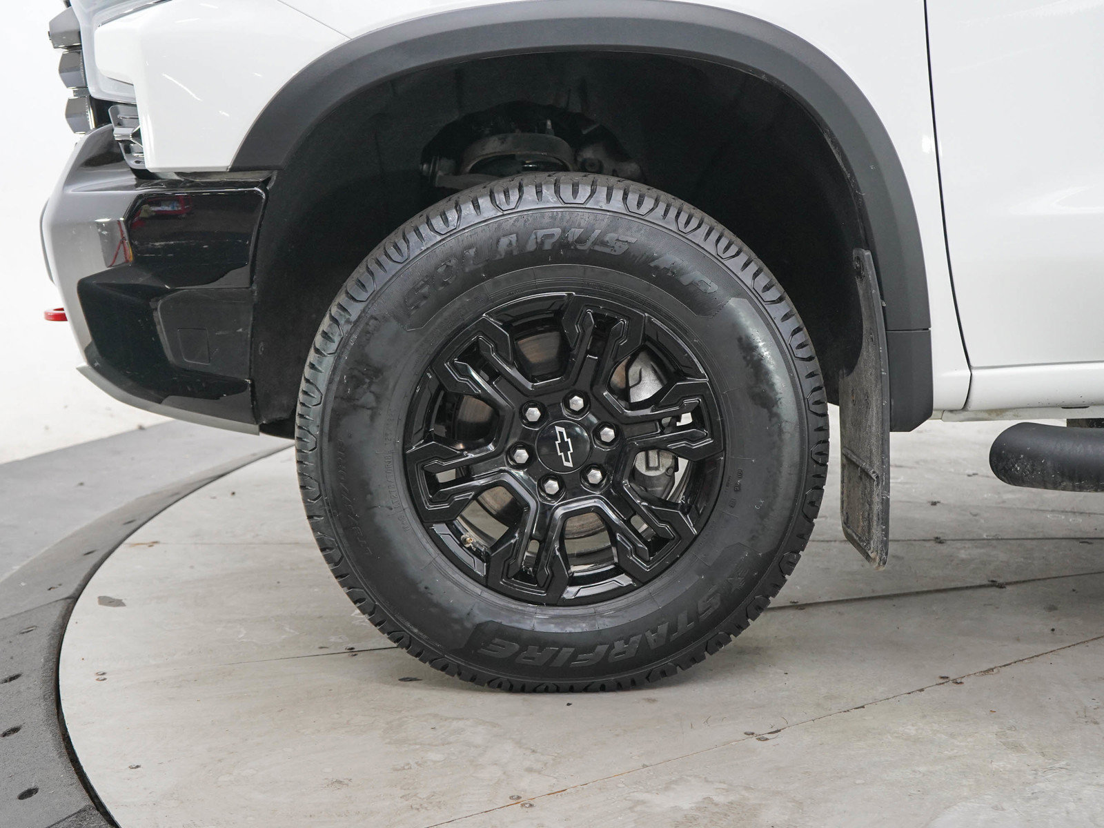 Used 2023 Chevrolet Silverado 1500 ZR2 w/ Technology Package AWD/4WD image 29