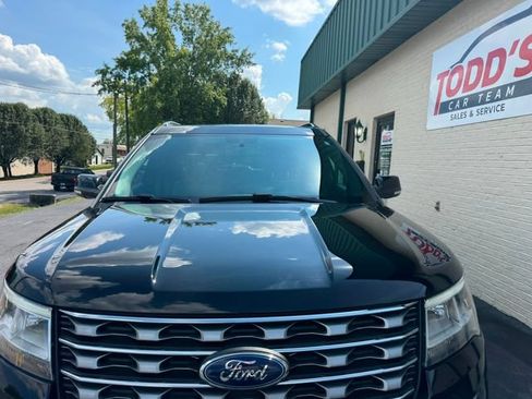 Used 2017 Ford Explorer Limited FWD image 9