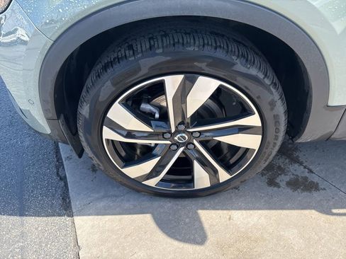 Used 2025 Volvo XC40 B5 Ultra w/ Protection Package Premier image 11
