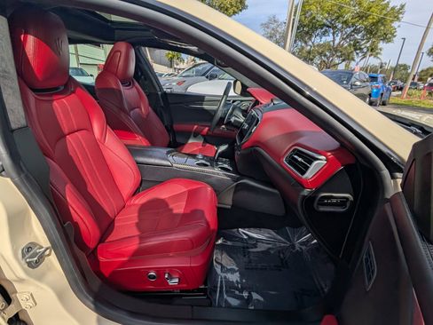 Used 2022 Maserati Ghibli Modena image 18