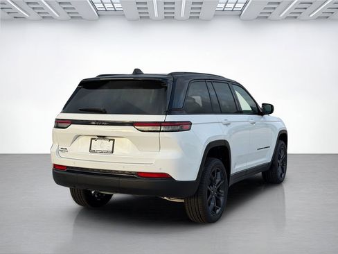New 2025 Jeep Grand Cherokee L Limited AWD/4WD image 3