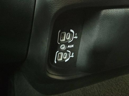 Used 2024 RAM 1500 Laramie AWD/4WD image 22
