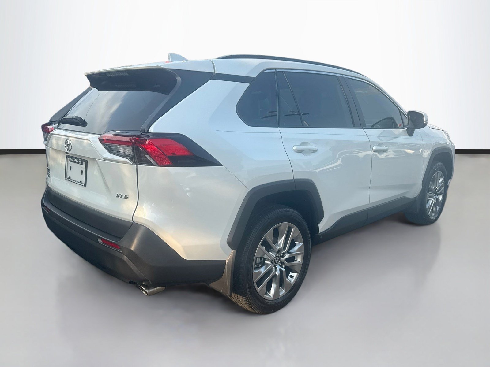Used 2024 Toyota RAV4 XLE Premium FWD image 7