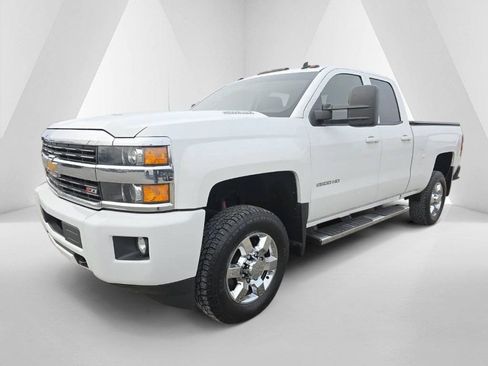 Used 2015 Chevrolet Silverado 2500 LT w/ Z71 Package, Off-Road AWD/4WD image 3