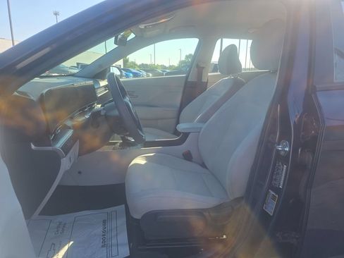 Used 2024 Hyundai Kona SE AWD/4WD image 19