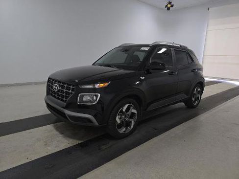 Used 2023 Hyundai Venue SEL FWD image 1