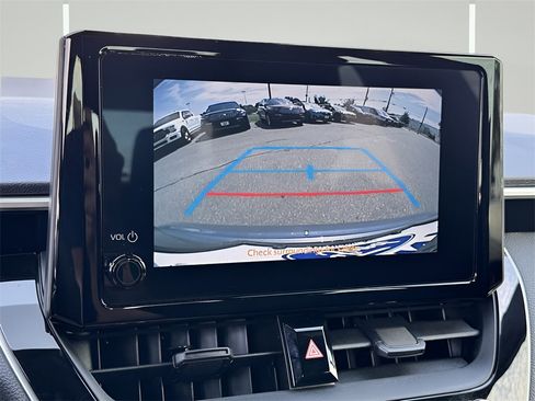 Used 2025 Toyota Corolla SE image 14