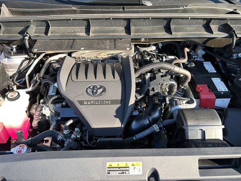 Certified 2024 Toyota Highlander XLE FWD image 37