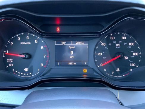 Used 2024 Chevrolet Trax LS w/ LS Convenience Package FWD image 25
