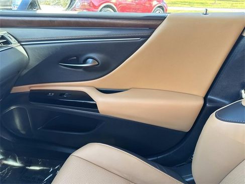 Certified 2024 Lexus ES 350 w/ Premium Package image 22
