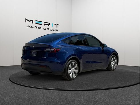 Used 2022 Tesla Model Y Long Range AWD/4WD image 9