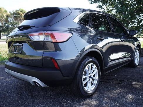 Used 2022 Ford Escape SE w/ Convenience Package image 3