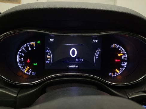 Used 2020 Jeep Grand Cherokee Limited image 23