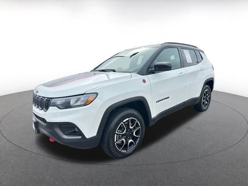 Used 2025 Jeep Compass Trailhawk w/ Trailer Tow Group image 4