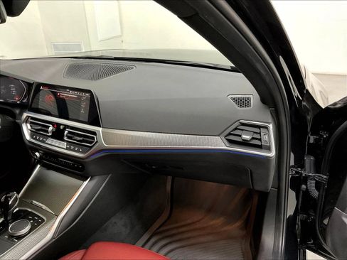 Used 2022 BMW 330i Sedan w/ M Sport Package RWD image 11