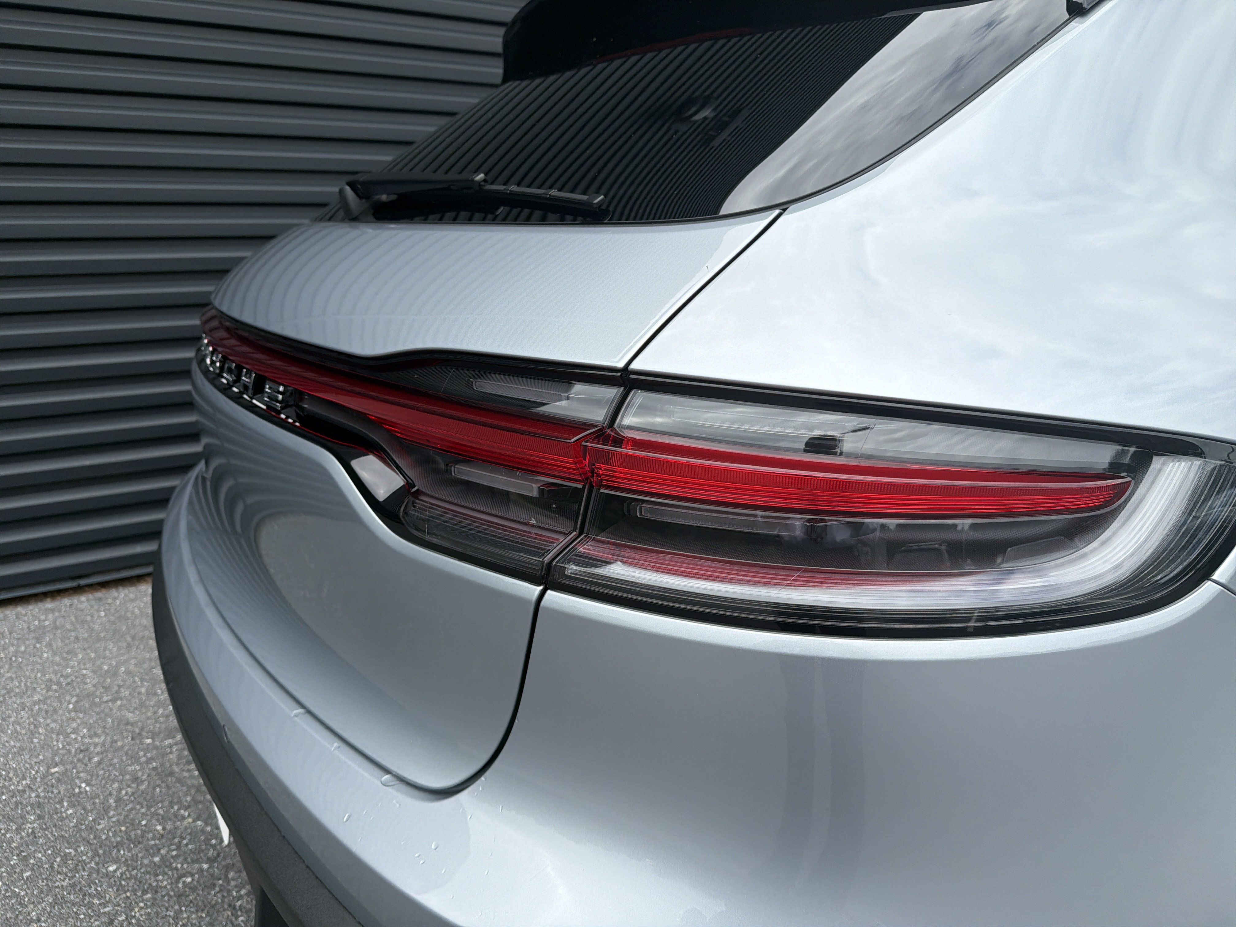 Certified 2026 Porsche Macan AWD/4WD image 11