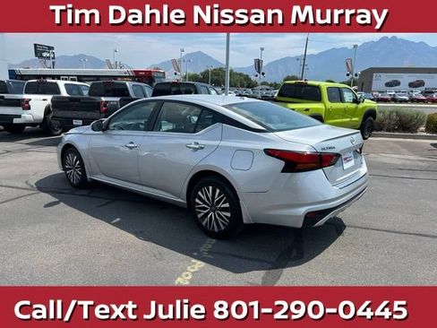 Used 2023 Nissan Altima 2.5 SV w/ SV Premium Package AWD/4WD image 8