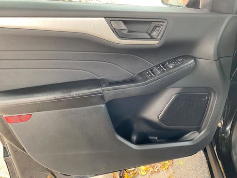 Used 2022 Ford Escape SE w/ Convenience Package FWD image 25