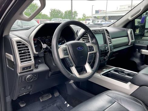 Used 2017 Ford F250 Lariat w/ Lariat Ultimate Package AWD/4WD image 15