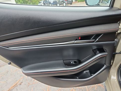 Used 2024 MAZDA MAZDA3 s image 31