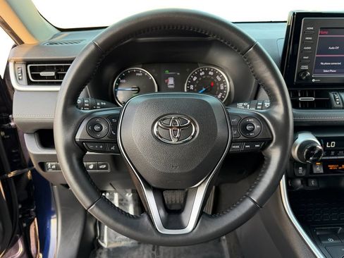 Used 2022 Toyota RAV4 XLE Premium AWD/4WD image 19