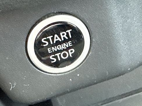 Used 2023 Nissan Rogue SV FWD image 35