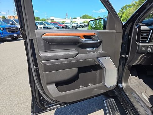 Used 2023 GMC Sierra 1500 Denali w/ Denali Reserve Package AWD/4WD image 13