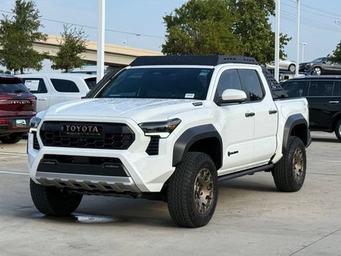 Used 2024 Toyota Tacoma 4x4 Double Cab Hybrid image 8