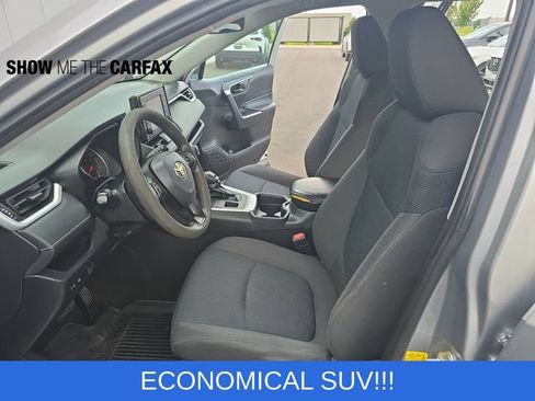 Used 2020 Toyota RAV4 LE AWD/4WD image 12