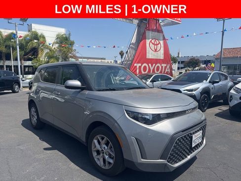 Used 2023 Kia Soul LX w/ LX Technology Package FWD image 2