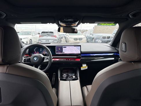 Used 2026 BMW 550e xDrive image 17
