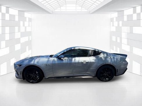 Used 2024 Ford Mustang GT RWD image 4
