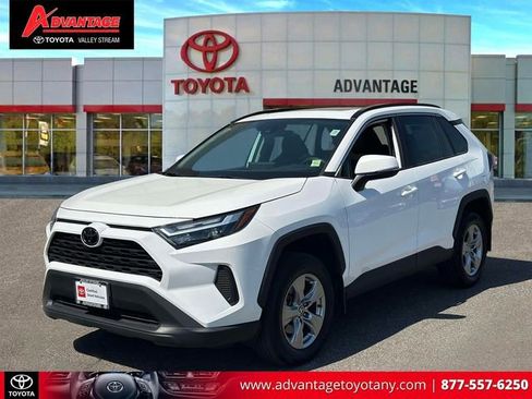 Certified 2022 Toyota RAV4 XLE w/ Convenience Package AWD/4WD image 4