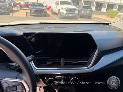 Used 2024 Chevrolet Trax LT w/ Driver Confidence Package image 9