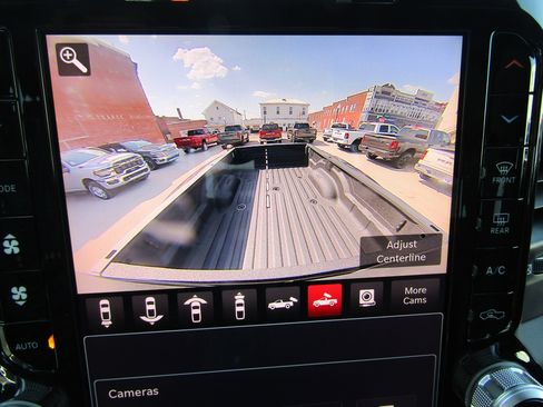 New 2026 RAM 3500 Big Horn AWD/4WD image 36