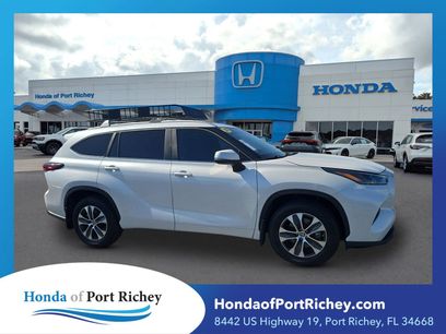 Used 2024 Toyota Highlander XLE