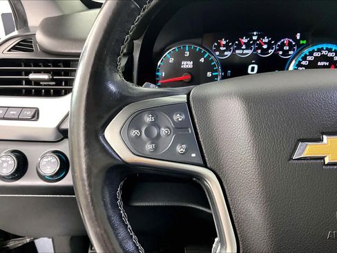 Used 2020 Chevrolet Suburban Premier w/ Premier Plus Edition AWD/4WD image 23