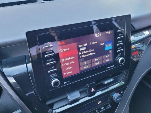 Used 2022 Toyota Camry SE image 12