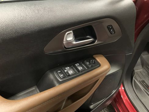 Used 2019 Chrysler Pacifica Limited w/ Advanced Safetytec Group image 29