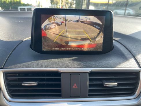 Used 2018 MAZDA MAZDA3 Sport w/ Preferred Equipment Package image 19