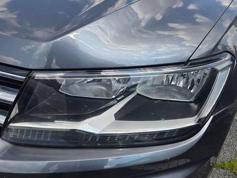 Used 2020 Volkswagen Tiguan SE AWD/4WD image 8