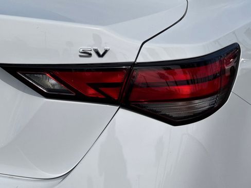 Used 2022 Nissan Sentra SV image 12