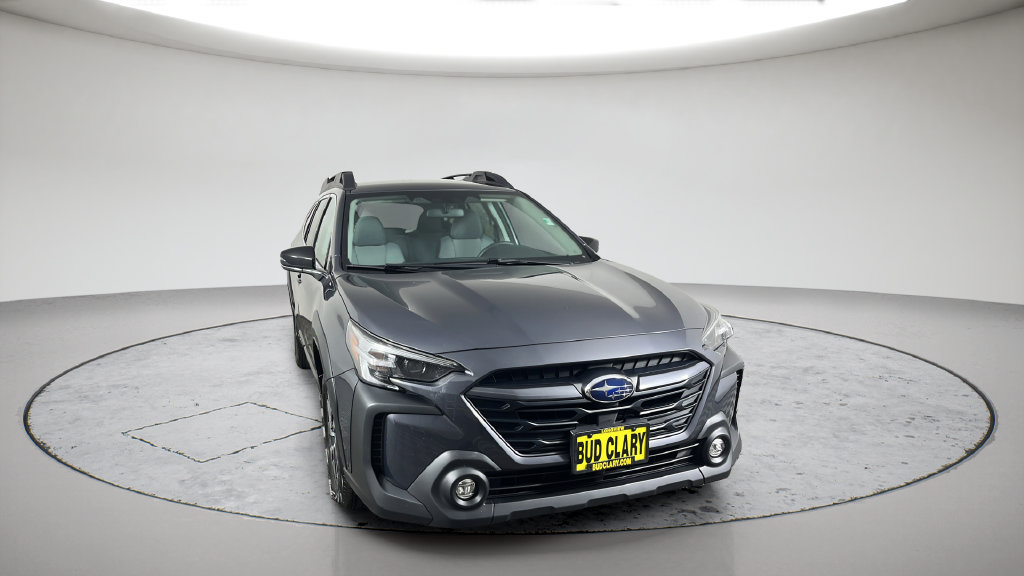 Used 2023 Subaru Outback Premium AWD/4WD image 3