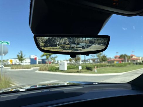 Used 2025 Cadillac Escalade ESV Sport image 26